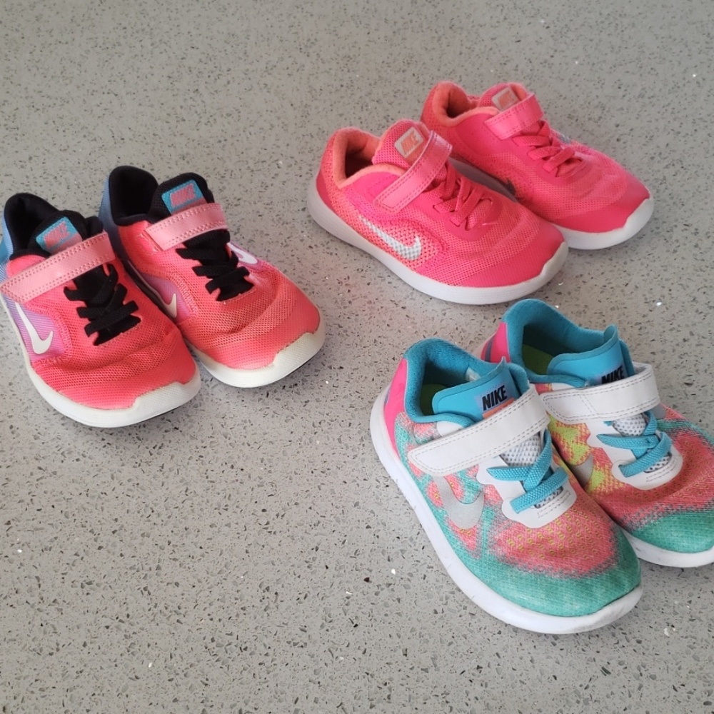 3 pair of girls nikes, size 9 and 10